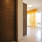 Apartment Spacious Sleeps 4 By The